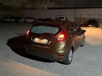 Usata Ford Fiesta 82 CV (60 kW) 2011 Marrone Berlina