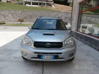 Usata Toyota RAV4 116 CV (85 kW) 2004 Grigio SUV