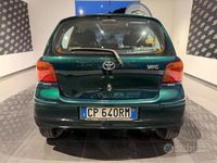 Usata Toyota Yaris 65 CV (47 kW) 2004 Verde Berlina
