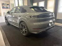 Usata Porsche Cayenne 305 CV (224 kW) 2024 Grigio SUV