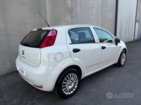 Usata Fiat Punto Lounge 69 CV (50 kW) 2016 Bianco Utilitaria