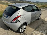 usata Lancia Ypsilon 1.2 69 CV 5 porte Silver