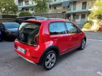 Begagnad VW up! 75 HK (55 kW) 2017 Röd Halvkombi