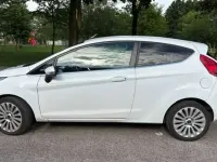 Usata Ford Fiesta Titanium 95 CV (69 kW) 2010 Bianco Berlina