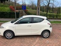 Usata Lancia Ypsilon 60 CV (44 kW) 2016 Bianco Utilitaria