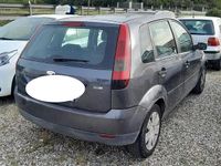 Usata Ford Fiesta Zetec 68 CV (50 kW) 2004 Grigio Utilitaria