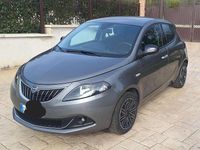 Usata Lancia Ypsilon Gold 69 CV (50 kW) 2023 Grigio Utilitaria