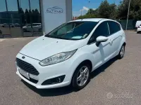 Usata Ford Fiesta Titanium 75 CV (55 kW) 2014 Bianco Utilitaria