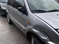 Usata Ford Fusion 68 CV (50 kW) 2005 Grigio Utilitaria