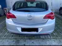 Usata Opel Astra Cosmo 110 CV (80 kW) 2011 Grigio Berlina