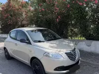Usata Lancia Ypsilon 69 CV (50 kW) 2013 Giallo Utilitaria