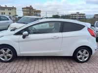 Usata Ford Fiesta Titanium 95 CV (69 kW) 2017 Bianco Utilitaria
