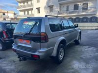 Usado Mitsubishi Pajero 100 CV (73 kW) 2000 Gris SUV