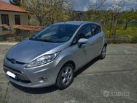 Usata Ford Fiesta Titanium 82 CV (60 kW) 2010 Grigio Utilitaria
