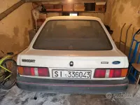 Usata Ford Escort 50 CV (36 kW) 1988 Bianco Berlina