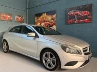 Usata Mercedes A180 109 CV (80 kW) 2013 Argento Berlina
