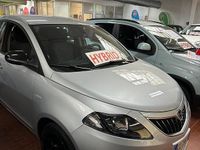 Usata Lancia Ypsilon Silver 69 CV (50 kW) 2021 Argento Utilitaria
