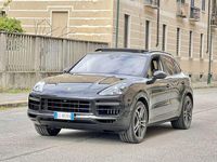 Usata Porsche Cayenne Turbo 549 CV (403 kW) 2021 Nero jet metallizzato SUV