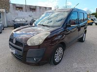 Usata Fiat Doblò Emotion 135 CV (99 kW) 2011 Marrone Monovolume