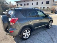 usata Toyota RAV4 -- 2.2 D-4D 136CV Luxury