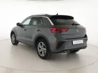 Usata VW T-Roc R-line 110 CV (80 kW) 2023 Indium grey metallizzato SUV