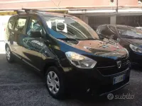 Usata Dacia Lodgy Lauréate 101 CV (74 kW) 2017 Nero Monovolume