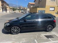 Usata Mercedes B200 156 CV (114 kW) 2012 Nero Monovolume