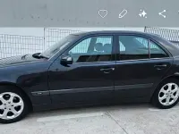 Usata Mercedes E220 143 CV (105 kW) 2001 Bluazzurro Berlina