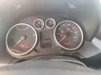 Usata Audi A2 75 CV (55 kW) 2004 Grigio Utilitaria
