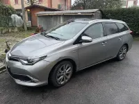 Usata Toyota Auris Hybrid Lounge 99 CV (72 kW) 2016 Station wagon