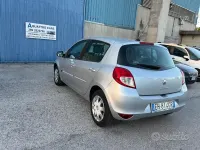 Usata Renault Clio II Dynamique 75 CV (55 kW) 2011 Grigio Berlina