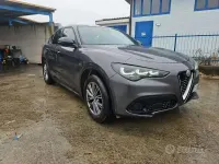 Usado Alfa Romeo Stelvio Super 209 CV (153 kW) 2023 Gris SUV