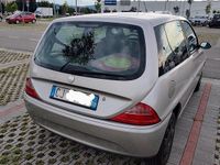 Usata Lancia Ypsilon 60 CV (44 kW) 2003 Grigio Utilitaria