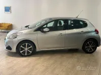 Usata Peugeot 208 Allure 75 CV (55 kW) 2018 Grigio Utilitaria