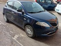 Usata Lancia Ypsilon Platinum 69 CV (50 kW) 2017 Blu Utilitaria