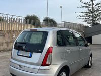 Usata Lancia Musa 70 CV (51 kW) 2008 Grigio Monovolume