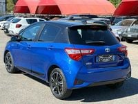 Usata Toyota Yaris Hybrid Style 73 CV (53 kW) 2018 Blu Berlina