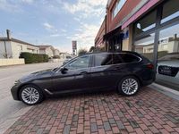 Usata BMW 520 Luxury Line 190 CV (139 kW) 2022 Sophistogray metallic Station wagon