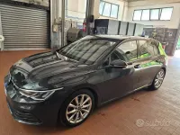 Usata VW Golf VIII 150 CV (110 kW) 2021 Berlina