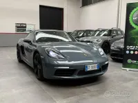 Usata Porsche 718 Cayman 300 CV (220 kW) 2018 Grigio Coupé