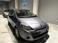 Usata Renault Clio II 75 CV (55 kW) 2011 Grigio Berlina