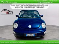 Usata VW New Beetle 104 CV (76 kW) 2005 Blu Utilitaria