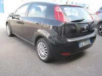 Usado Fiat Punto Street 75 CV (55 kW) 2015 Negro Utilitario