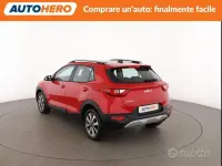 Usata Kia Stonic 84 CV (61 kW) 2024 Rosso SUV