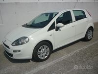 Usata Fiat Punto Lounge 77 CV (56 kW) 2016 Bianco Utilitaria
