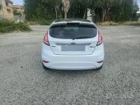 Usata Ford Fiesta 75 CV (55 kW) 2013 Berlina