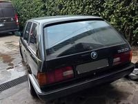 Usata BMW 320 129 CV (94 kW) 1989 Nero Station wagon