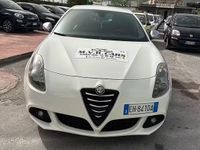 Usata Alfa Romeo Giulietta Distinctive 105 CV (77 kW) 2011 Bianco Utilitaria