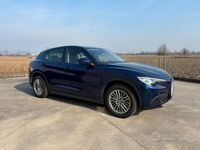 Begagnad Alfa Romeo Stelvio Tech Edition 190 HK (139 kW) 2019 Blå SUV