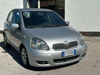 Begagnad Toyota Yaris Sol 87 HK (63 kW) 2005 Silver Halvkombi
